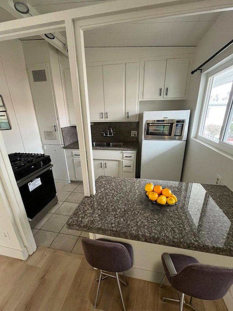Apartment for rent at 25 Bennett Ave, Long Beach, CA 90803