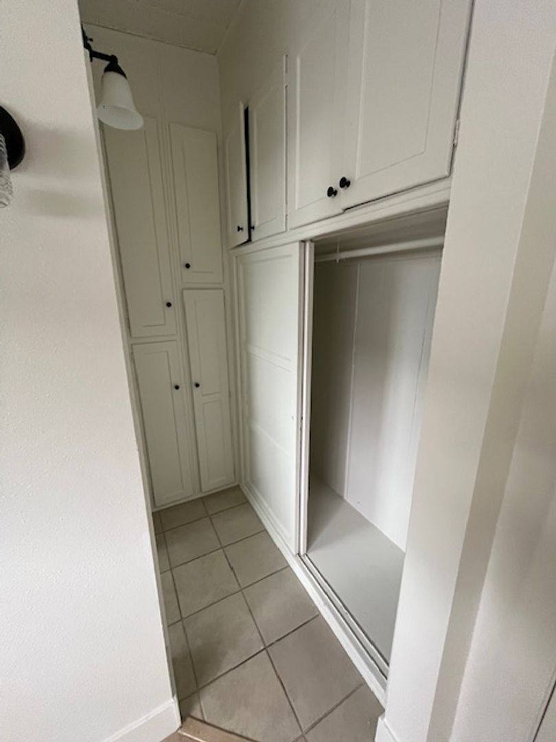 Apartment for rent at 25 Bennett Ave, Long Beach, CA 90803