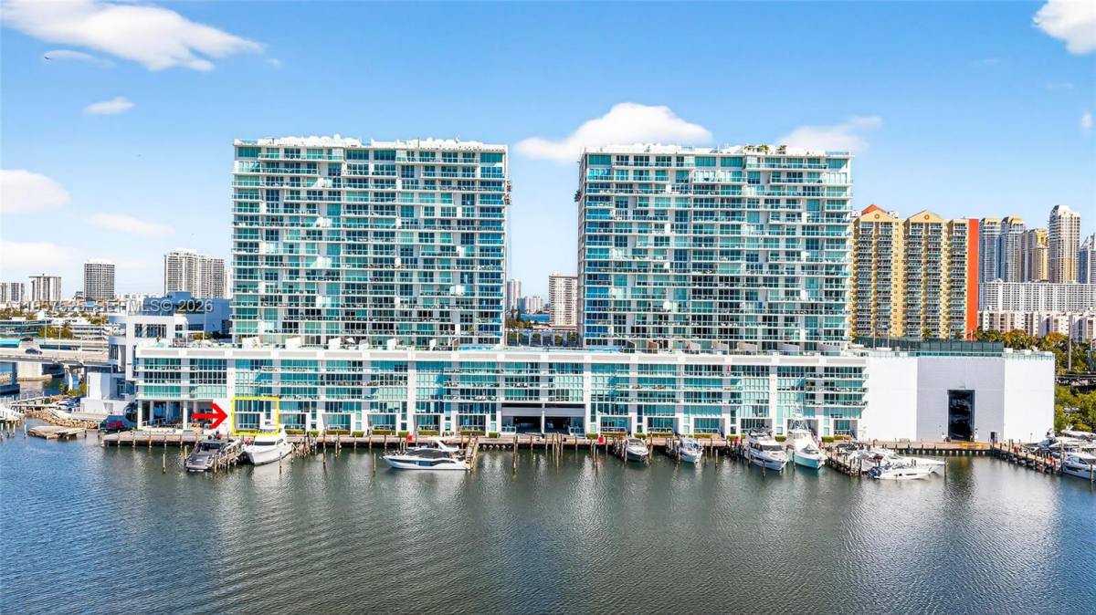 Townhouse for rent at 400 Sunny Isles Blvd #102, North Miami Beach, FL 33160