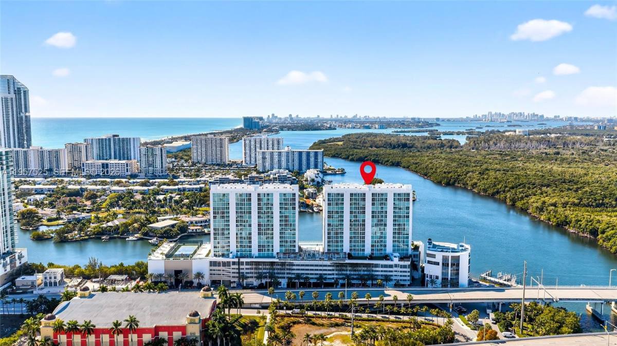 Townhouse for rent at 400 Sunny Isles Blvd #102, North Miami Beach, FL 33160