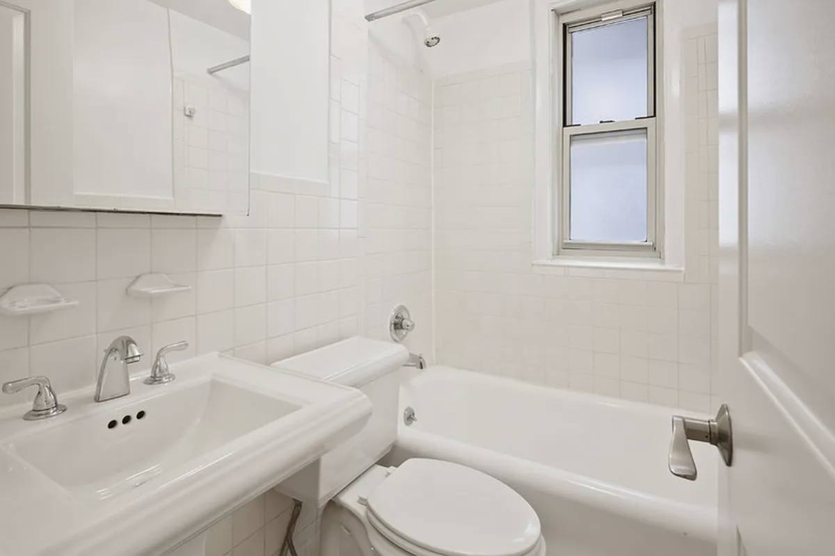 Apartment for rent at 25 E 10th St #5C, New York, NY 10003