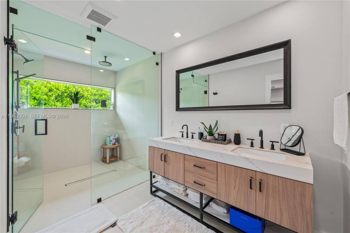 House for rent at 8605 SW 162nd St #O, Miami, FL 33157