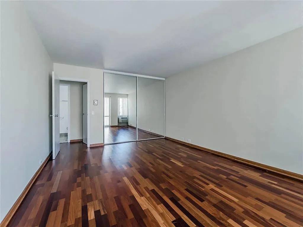 Apartment for rent at 2933 N Sheridan Rd #1101, Chicago, IL 60657