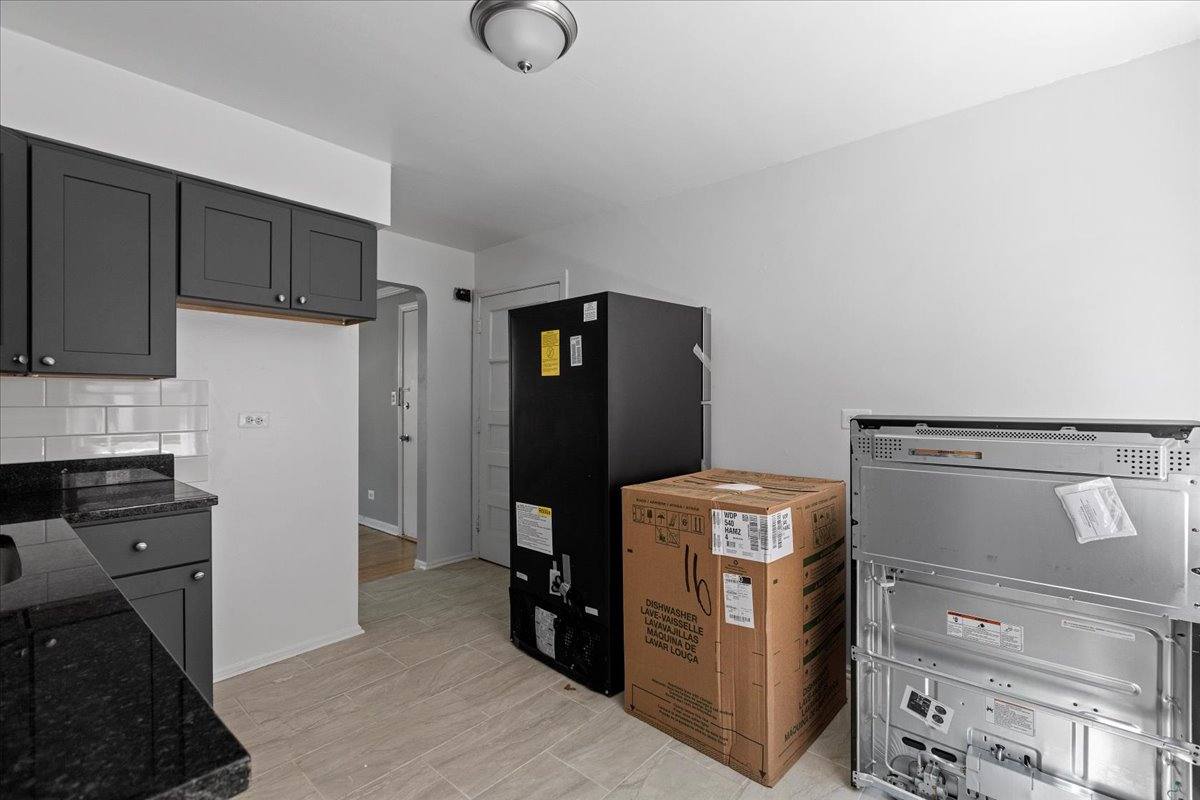 Apartment for rent at 6715 N California Ave #1W, Chicago, IL 60645