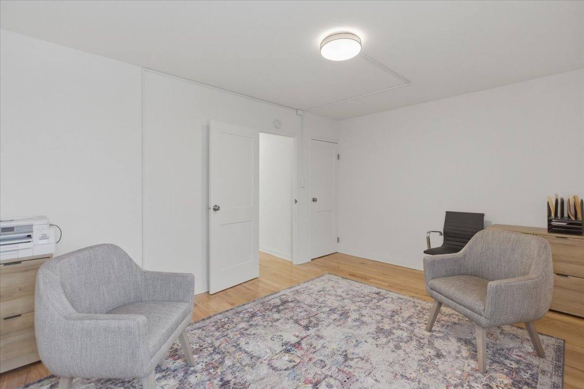 Apartment for rent at 5630 N Sheridan Rd, Chicago, IL 60660
