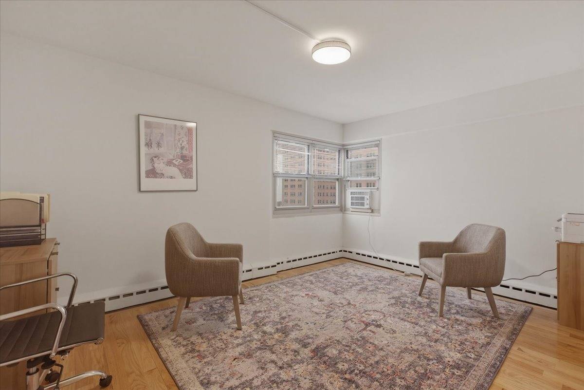Apartment for rent at 5630 N Sheridan Rd, Chicago, IL 60660