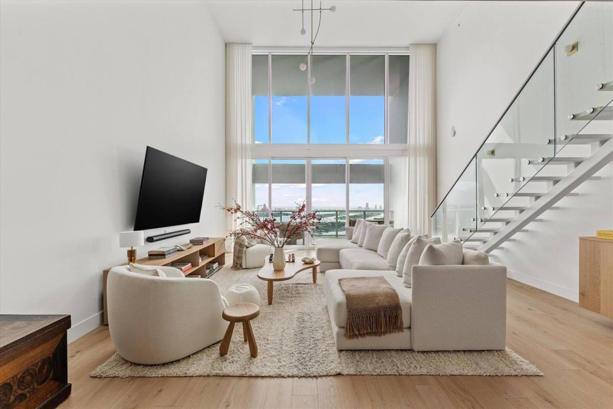 Apartment for rent at 1040 Biscayne Blvd #4002, Miami, FL 33132