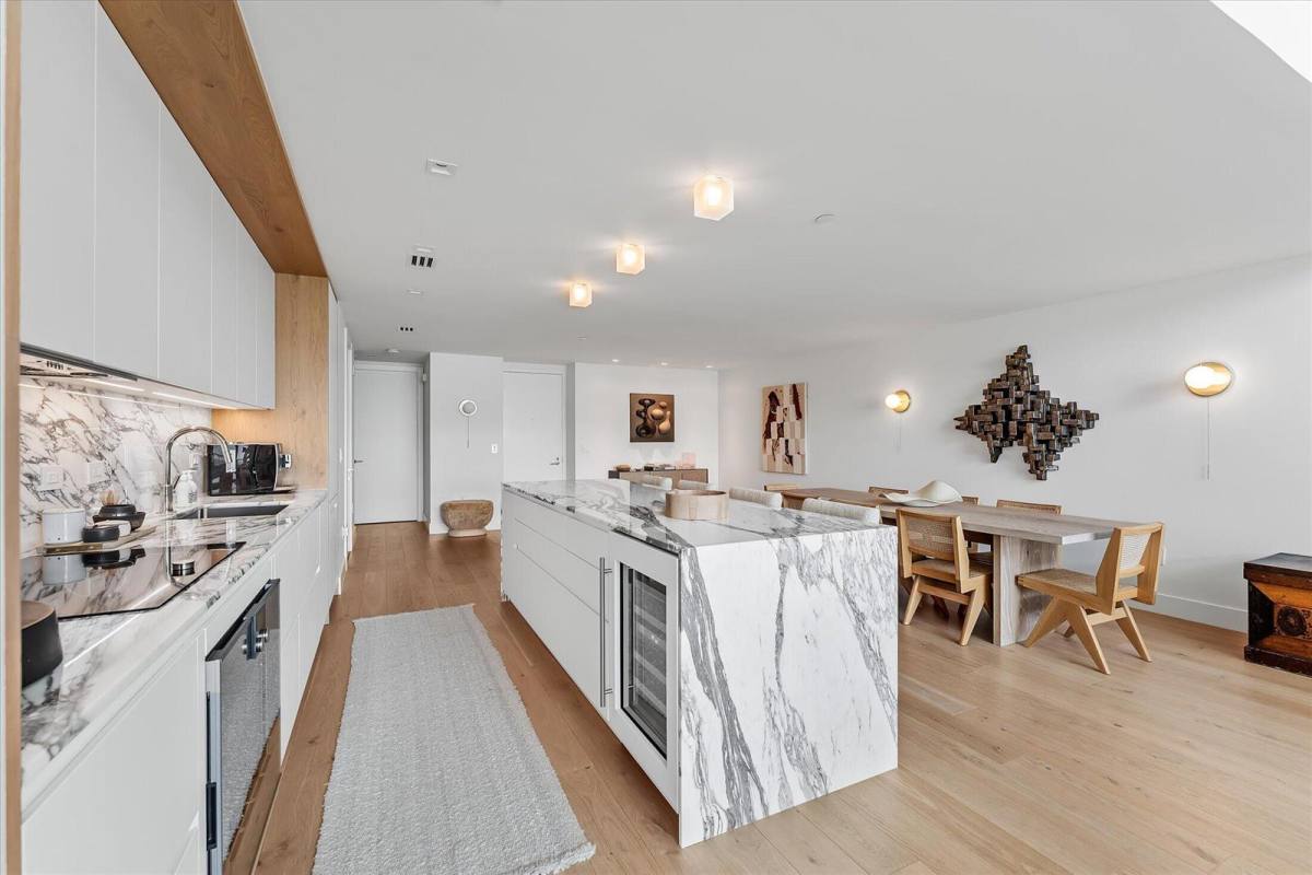 Apartment for rent at 1040 Biscayne Blvd #4002, Miami, FL 33132