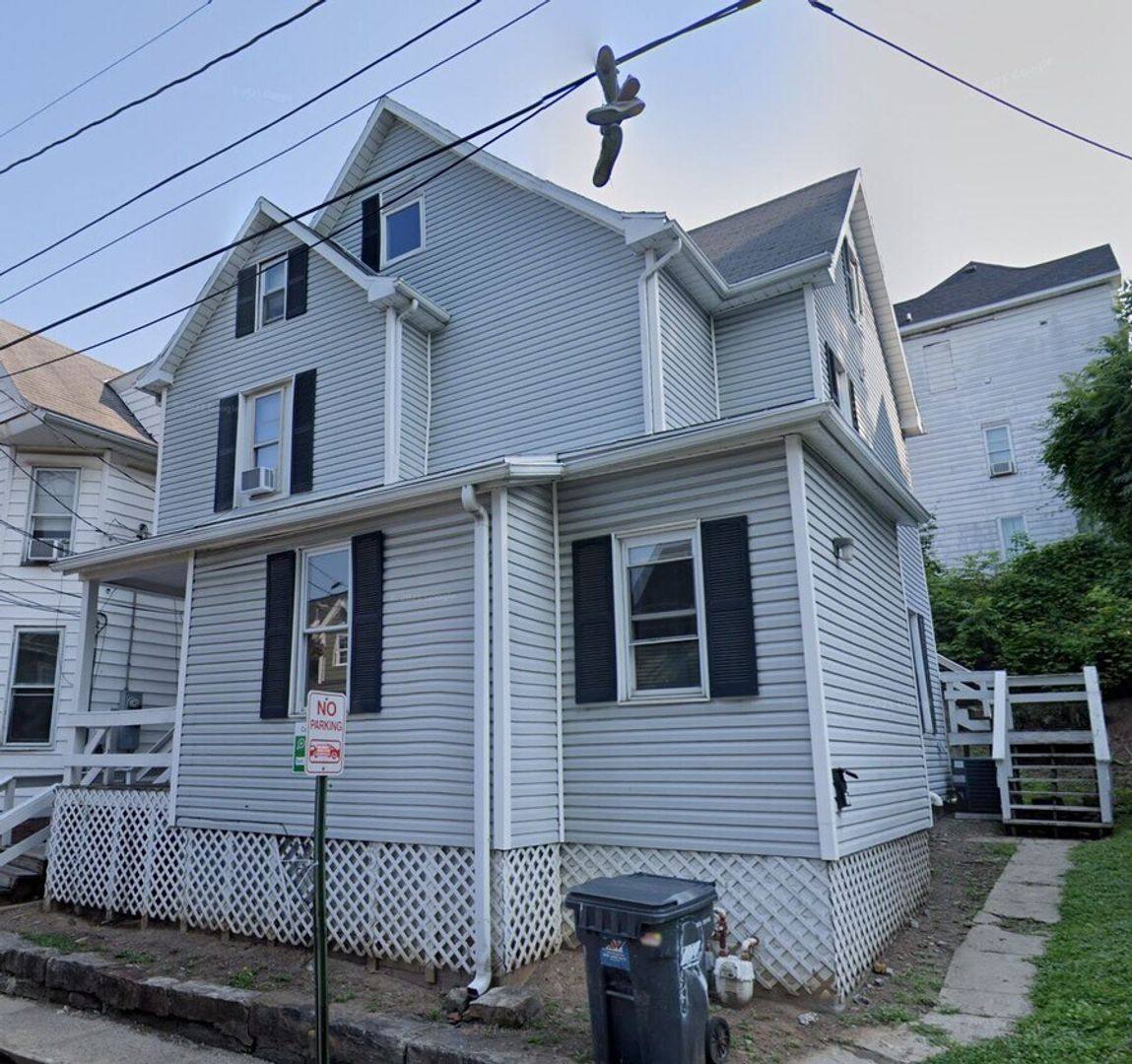 Apartment for rent at 409 Forest Ave, Morgantown, WV 26505