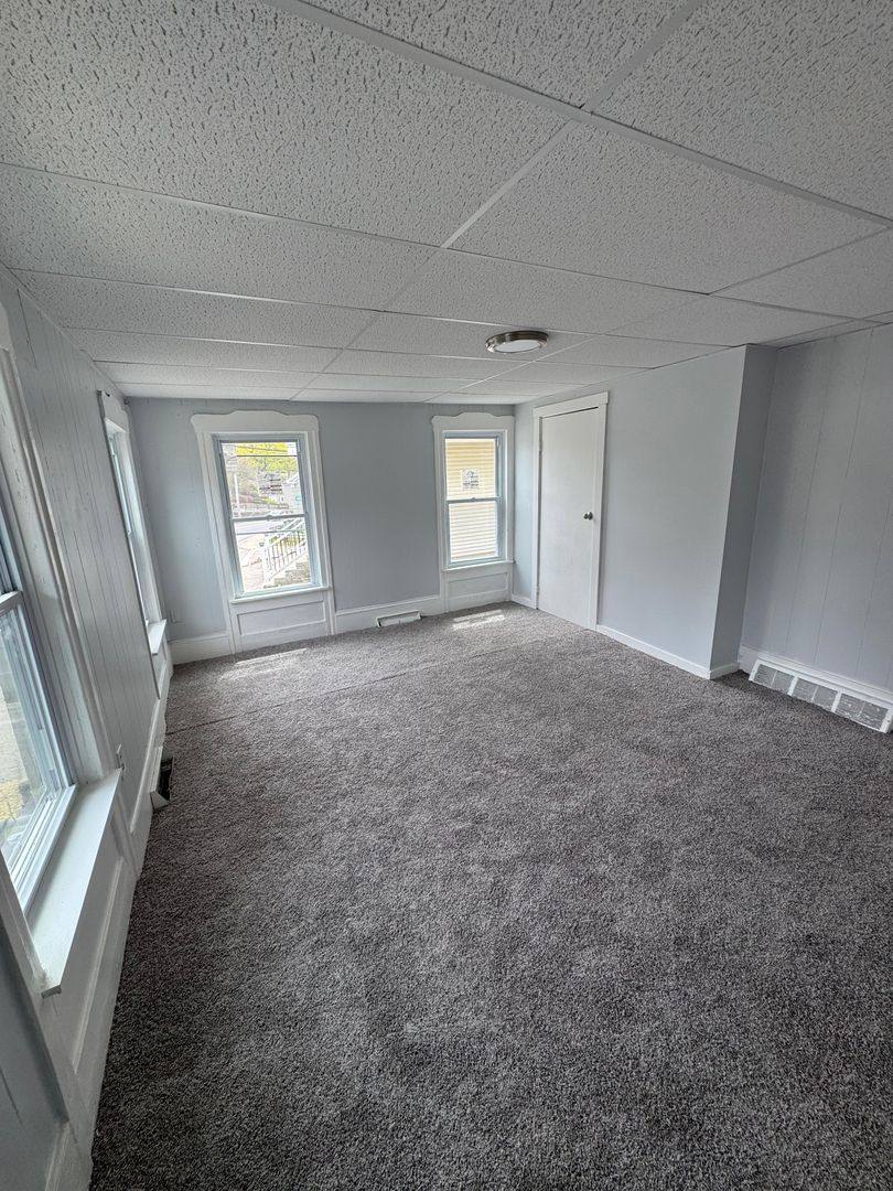 Apartment for rent at 14-16 Maple St, Spencer, MA 01562