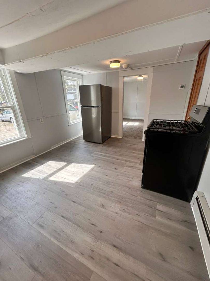 Apartment for rent at 14-16 Maple St, Spencer, MA 01562