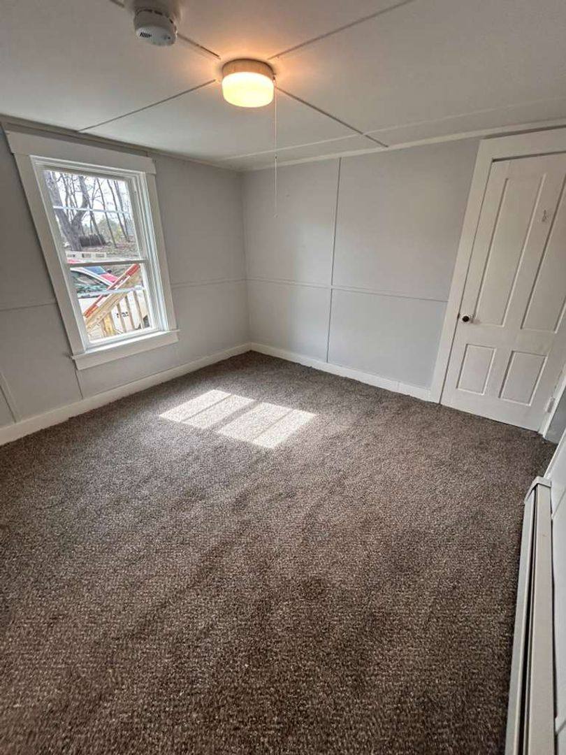 Apartment for rent at 14-16 Maple St, Spencer, MA 01562