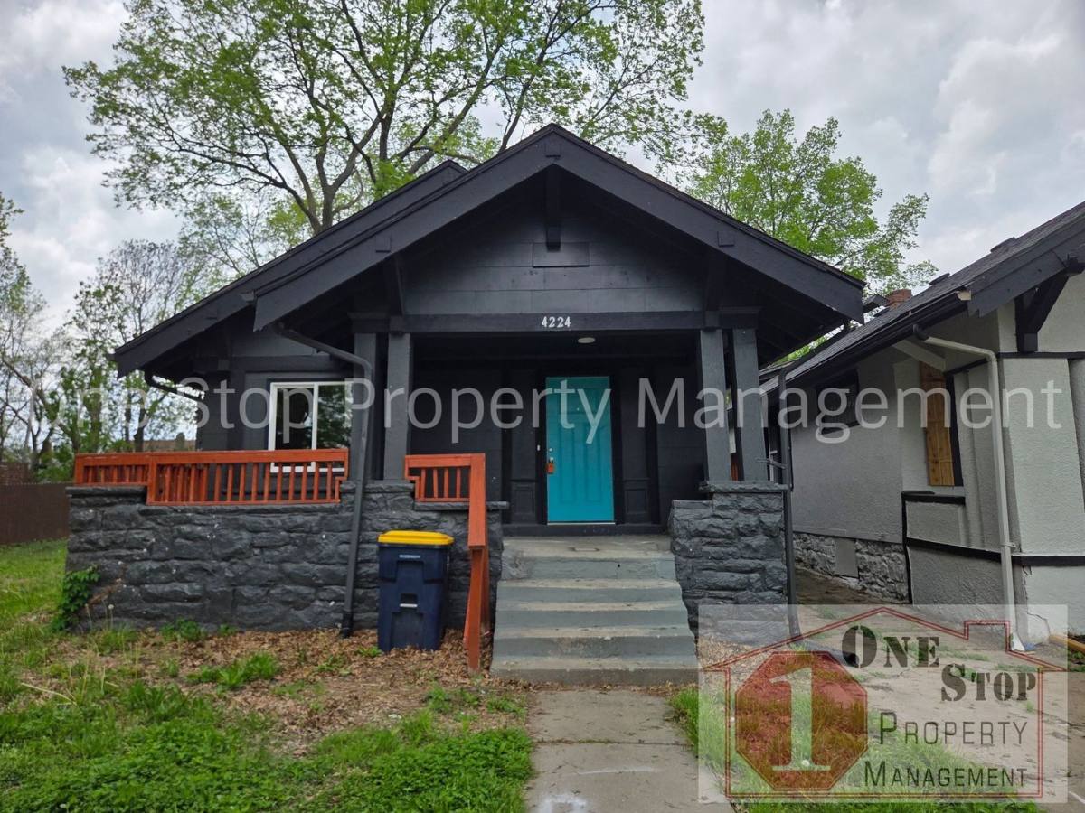 House for rent at 4224 Agnes Ave, Kansas City, MO 64130