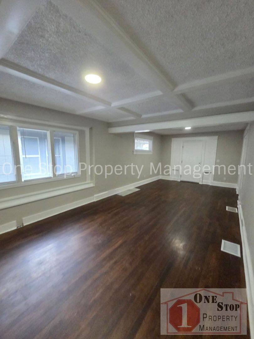 House for rent at 4224 Agnes Ave, Kansas City, MO 64130