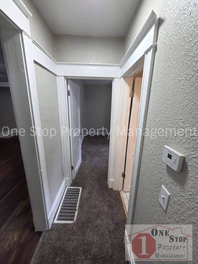 House for rent at 4224 Agnes Ave, Kansas City, MO 64130