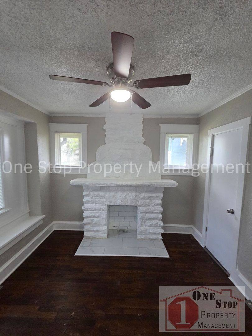 House for rent at 4224 Agnes Ave, Kansas City, MO 64130