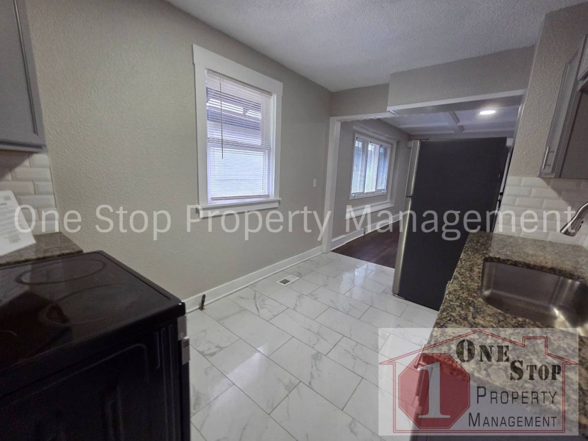 House for rent at 4224 Agnes Ave, Kansas City, MO 64130
