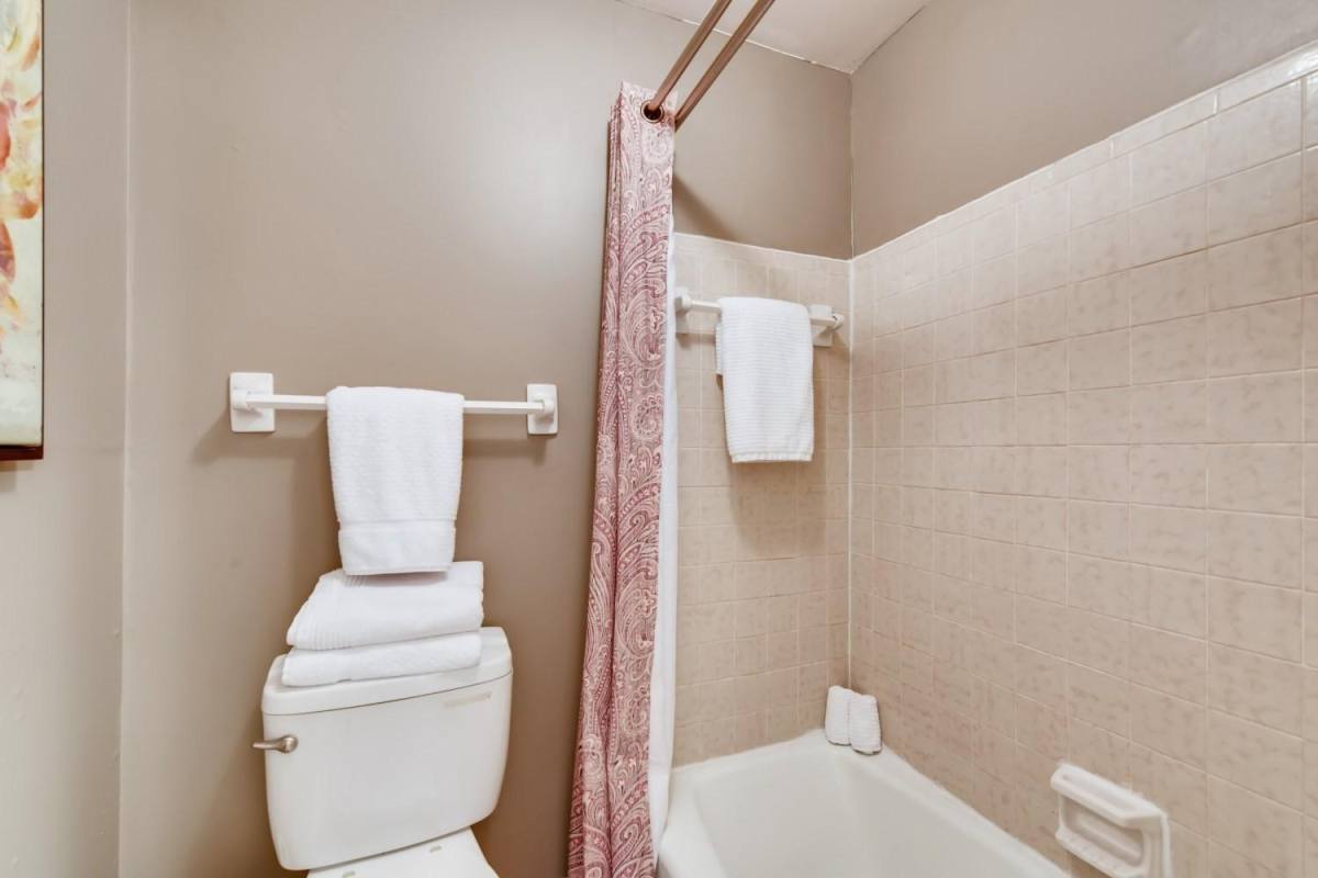 Townhouse for rent at 3188 Hillsboro Pike, Nashville, TN 37215