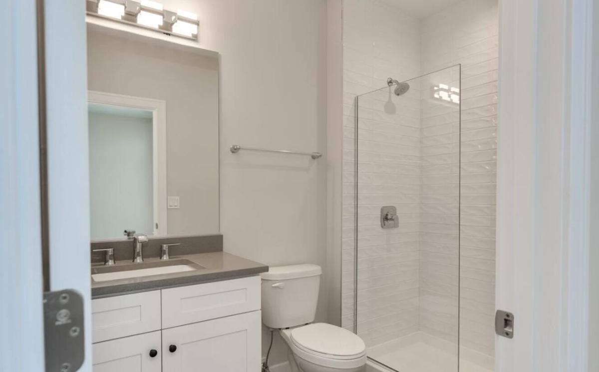 Apartment for rent at 246 Green Bay Rd #304, Highwood, IL 60040