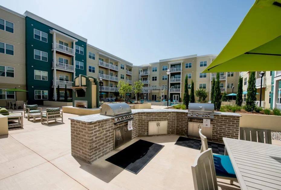 Apartment for rent at 802 Lakeland Dr, Jackson, MS 39216