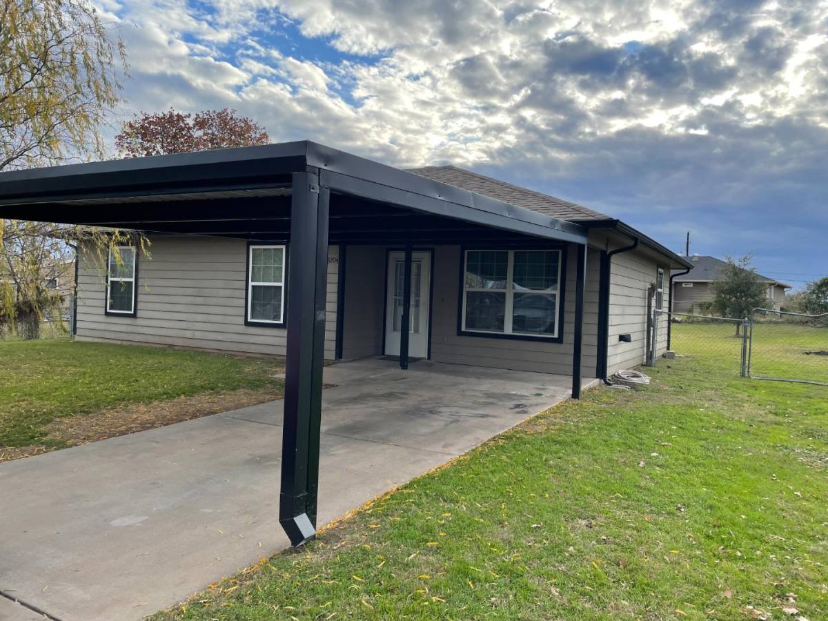 House for rent at 3204 Highview Court, Granbury, TX 76049