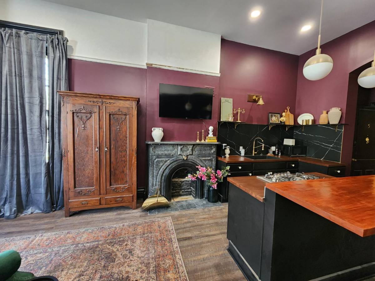 Apartment for rent at 127 Dawes Ave #THE Plum Parlor-A Hi, Akron, OH 44302