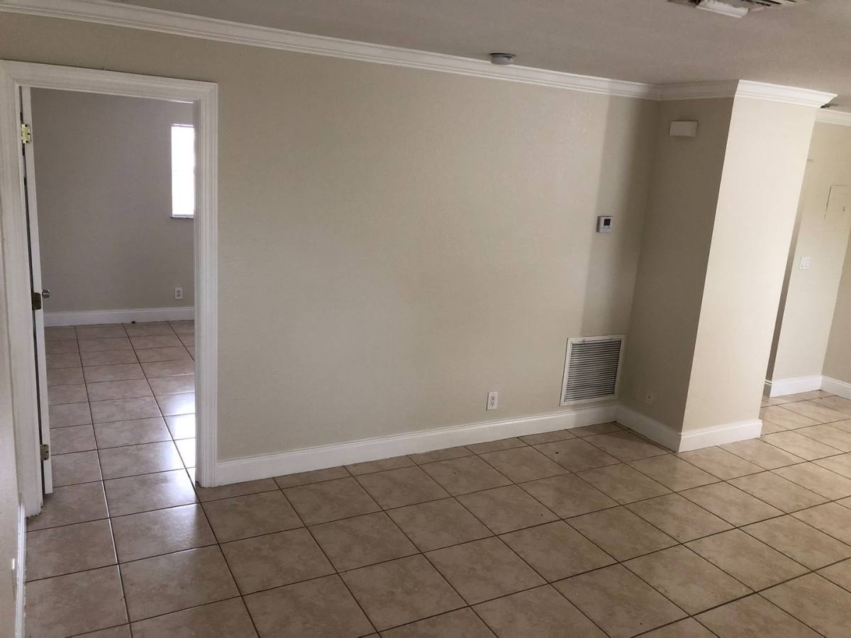 Apartment for rent at 5621 NE 22nd Ave, Fort Lauderdale, FL 33308