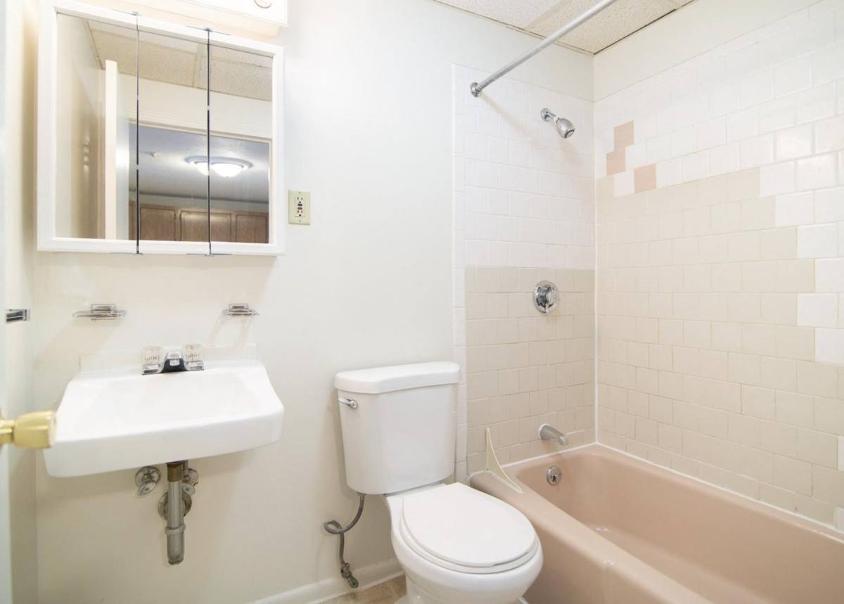 Apartment for rent at 231 Pine St, Lowell, MA 01851