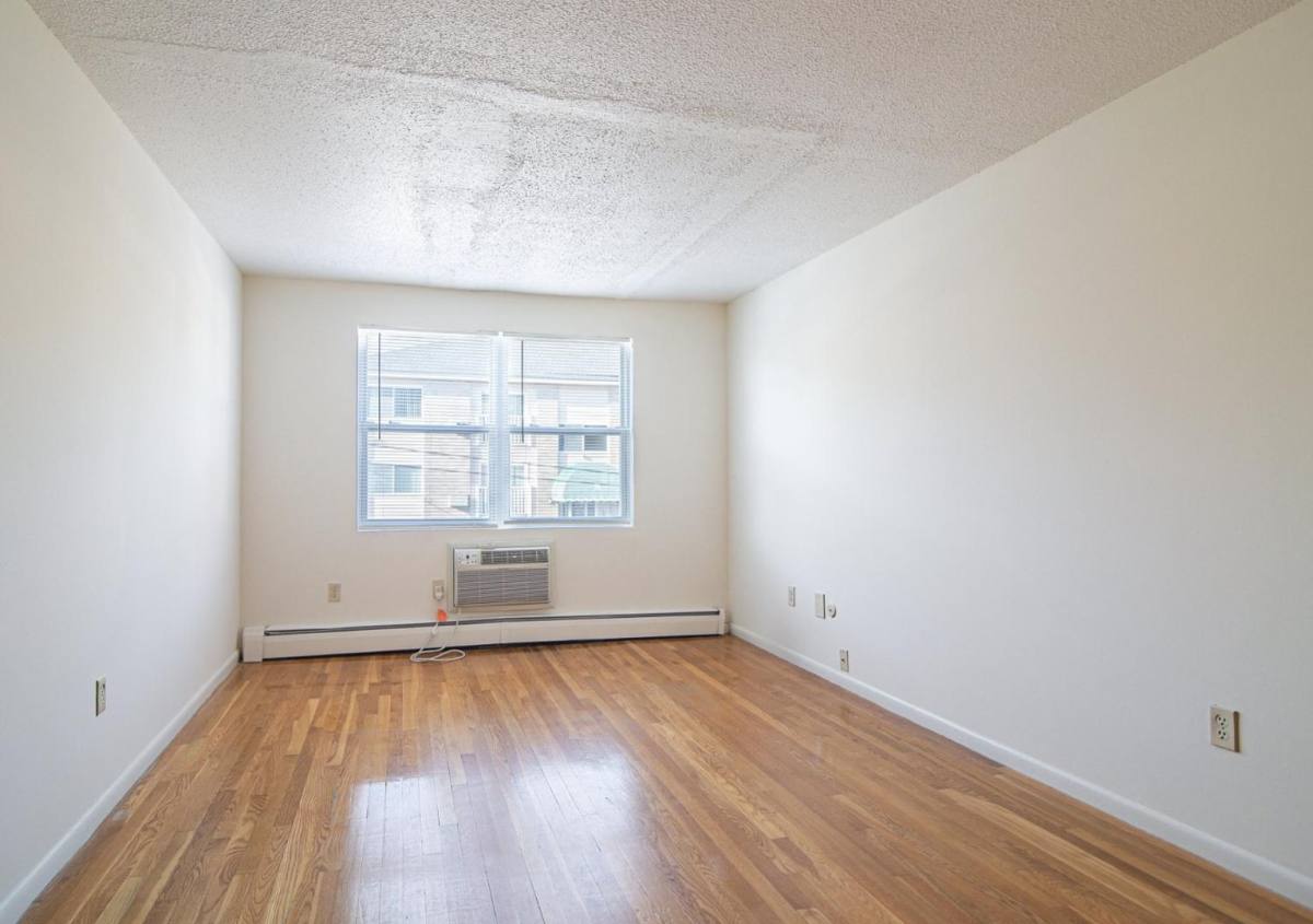 Apartment for rent at 231 Pine St, Lowell, MA 01851