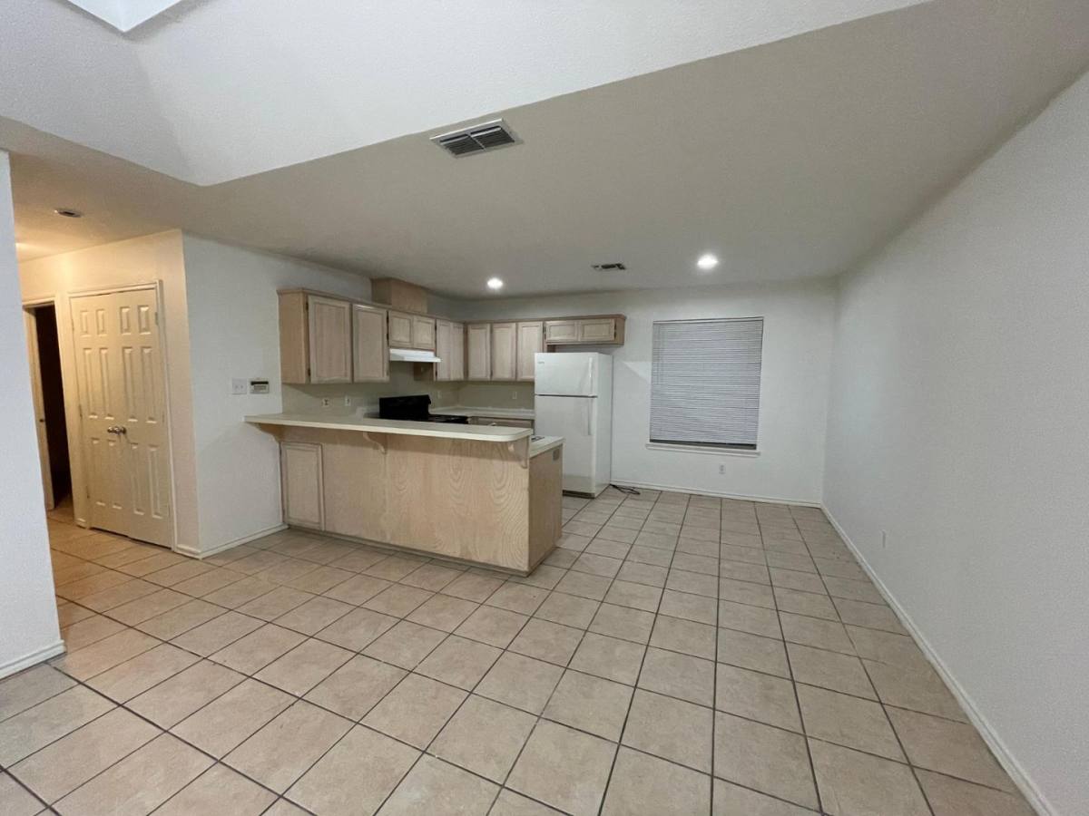 Apartment for rent at 408 E Ulex Ave, McAllen, TX 78504