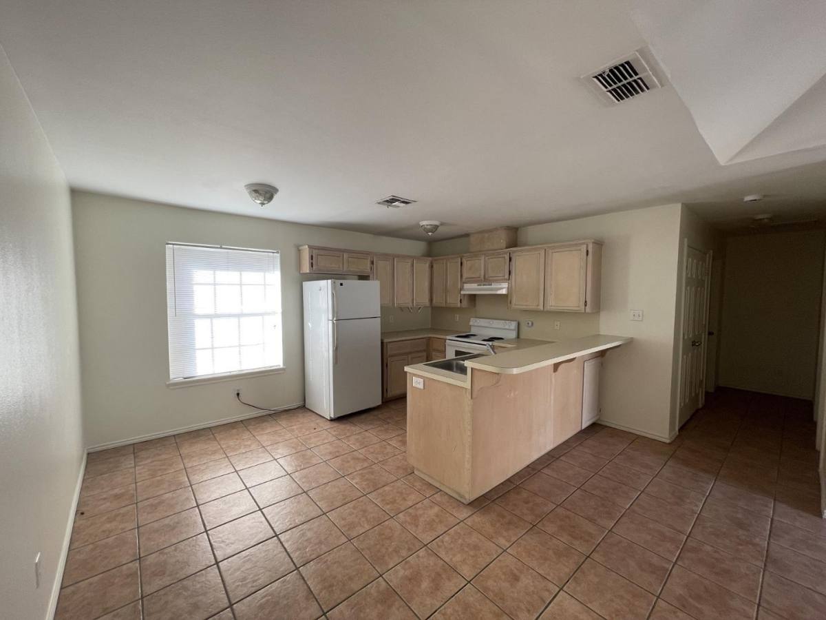 Apartment for rent at 408 E Ulex Ave, McAllen, TX 78504
