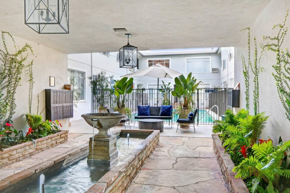 Apartment for rent at 1111 Larrabee St #17, West Hollywood, CA 90069
