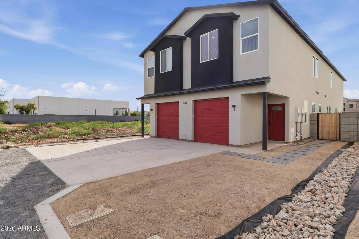 Townhouse for rent at 2813 E Trumbull Rd #1, Phoenix, AZ 85040