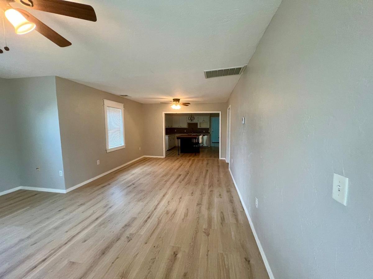 House for rent at Robertson Acres, 9904 SE 43rd St, Oklahoma City, OK 73150