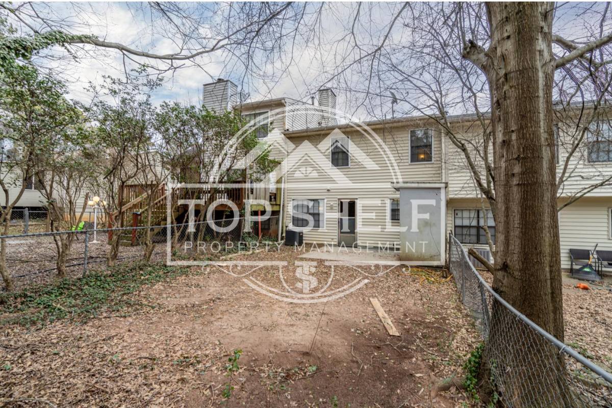 Townhouse for rent at Fairway Estates, 4050 Sand Wedge Circle #1, Kennesaw, GA 30144