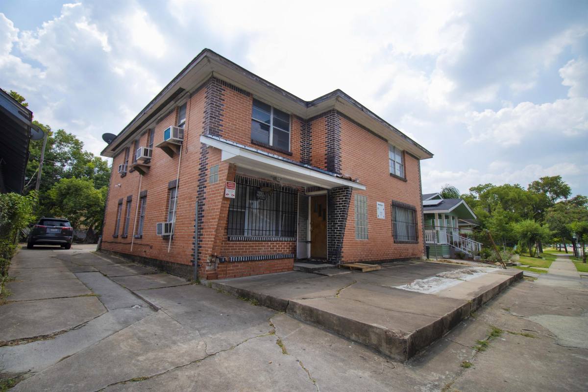 Apartment for rent at 4720 Polk St, Houston, TX 77023