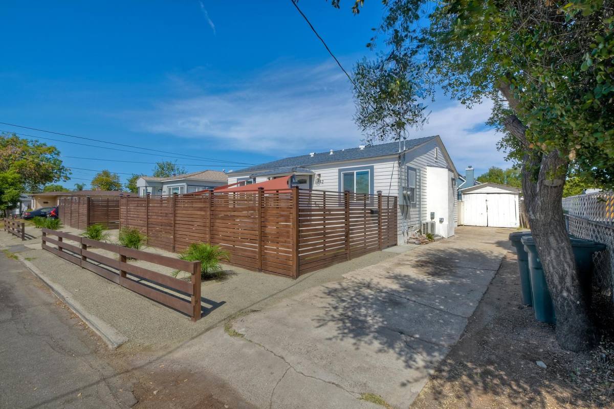 Townhouse for rent at 6840 Tower St #6842, La Mesa, CA 91942