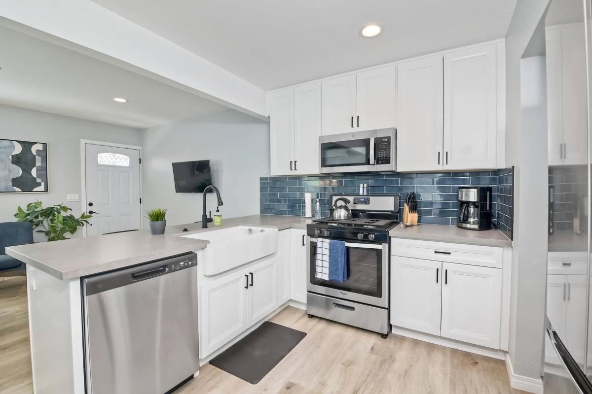 Townhouse for rent at 6840 Tower St #6842, La Mesa, CA 91942
