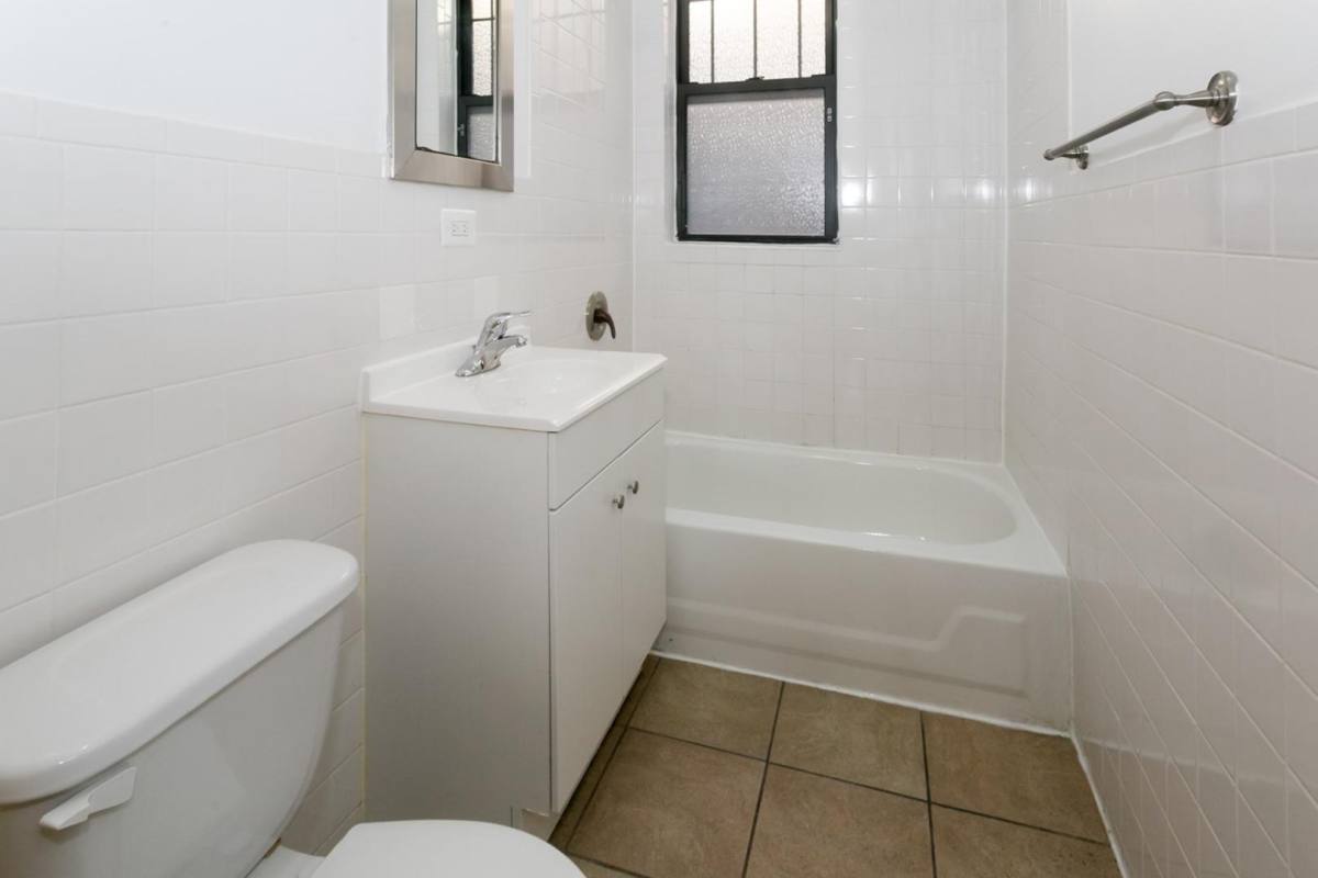 Apartment for rent at 5218 S Woodlawn Ave #28-1E, Chicago, IL 60615