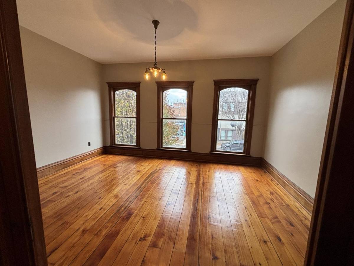 Apartment for rent at 224 1 2 W Madison St #1, Ottawa, IL 61350