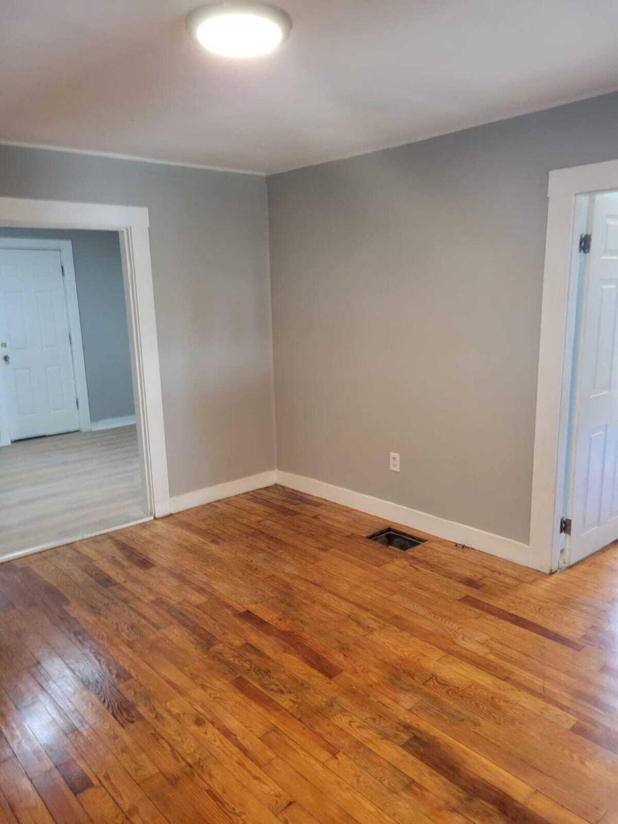 Apartment for rent at 427 Hanover St #5, Manchester, NH 03103
