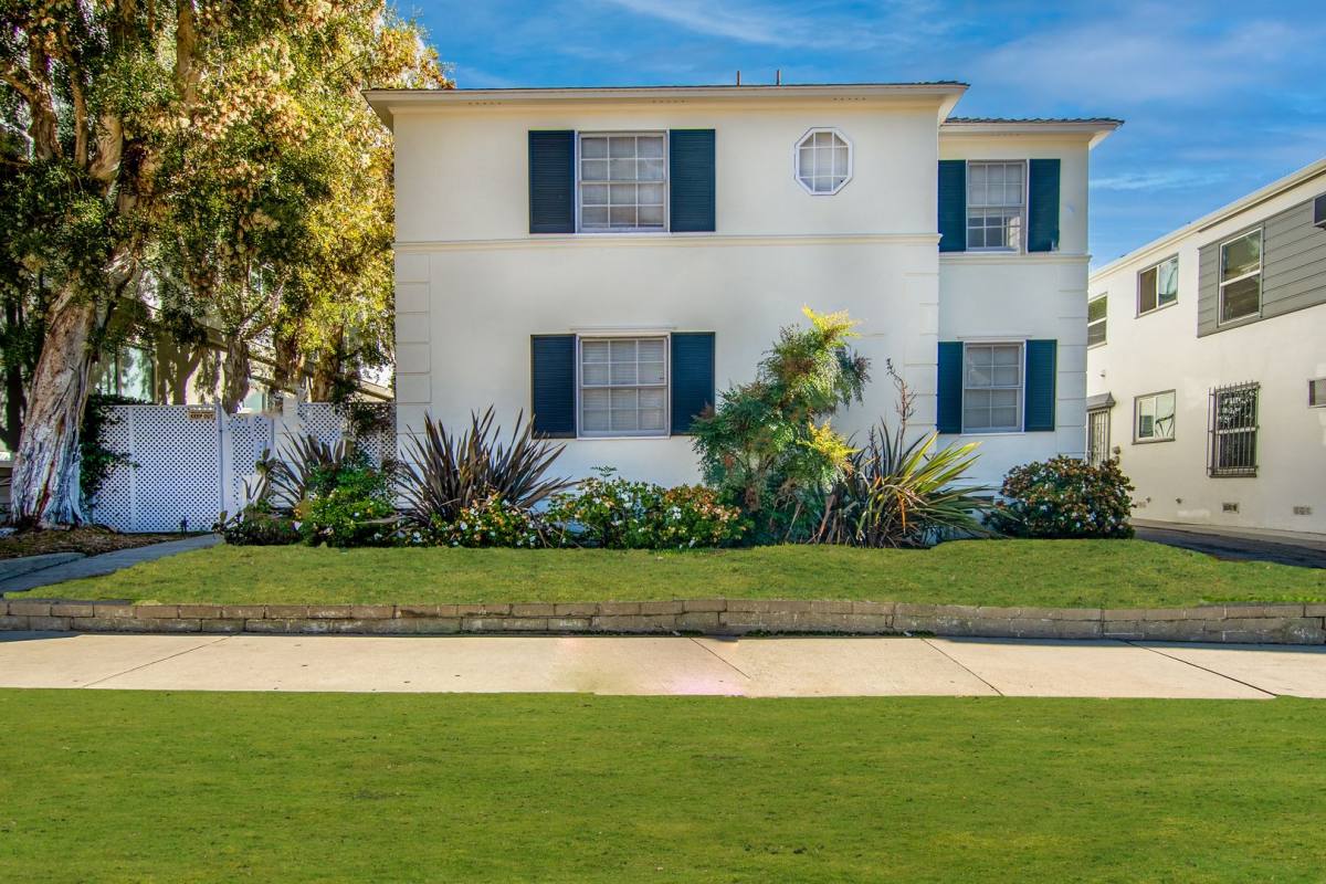 Apartment for rent at 436 Kelton Ave, Los Angeles, CA 90024