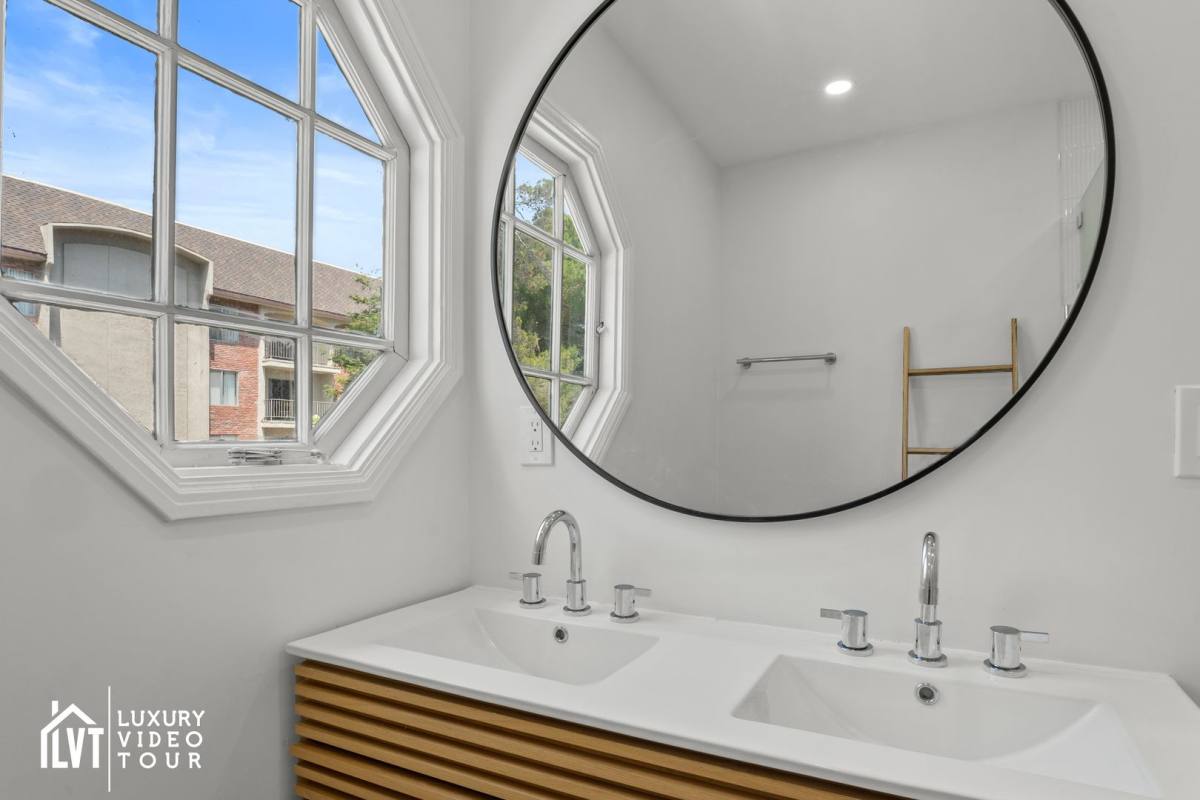 Apartment for rent at 436 Kelton Ave, Los Angeles, CA 90024
