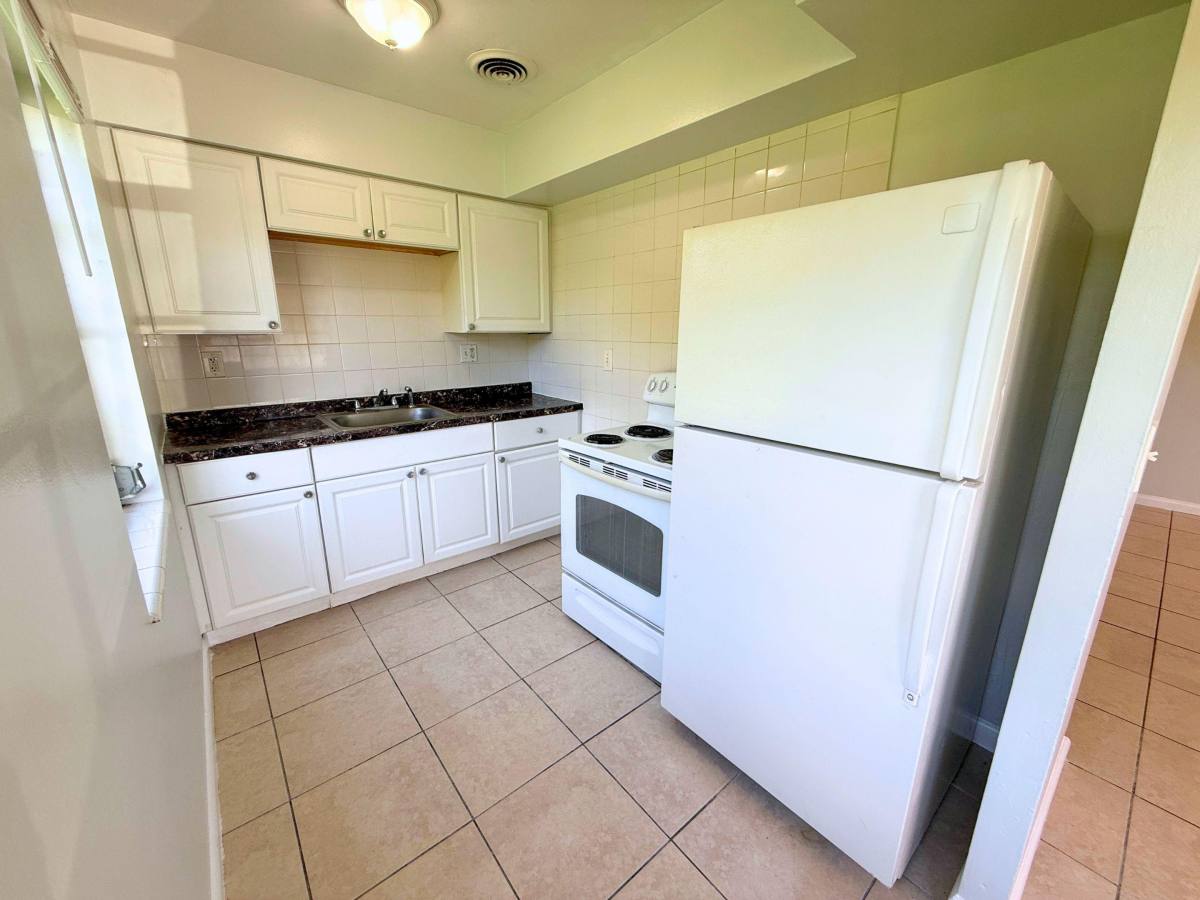 Apartment for rent at 2918 Jackson St #1, Hollywood, FL 33020