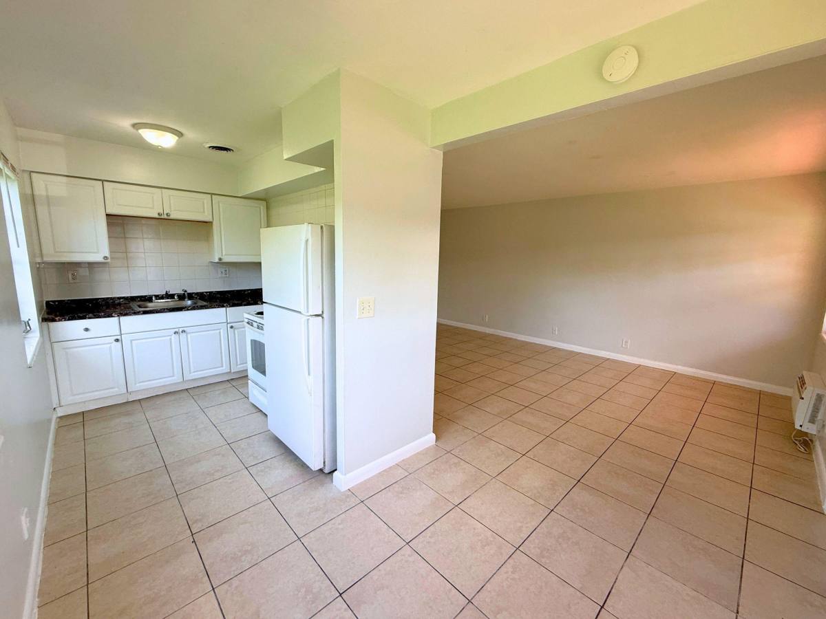 Apartment for rent at 2918 Jackson St #1, Hollywood, FL 33020