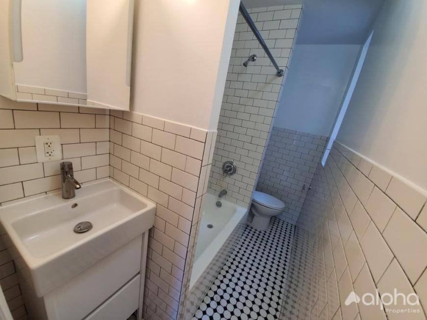 Apartment for rent at 332 E 95 #38, New York, NY 10128