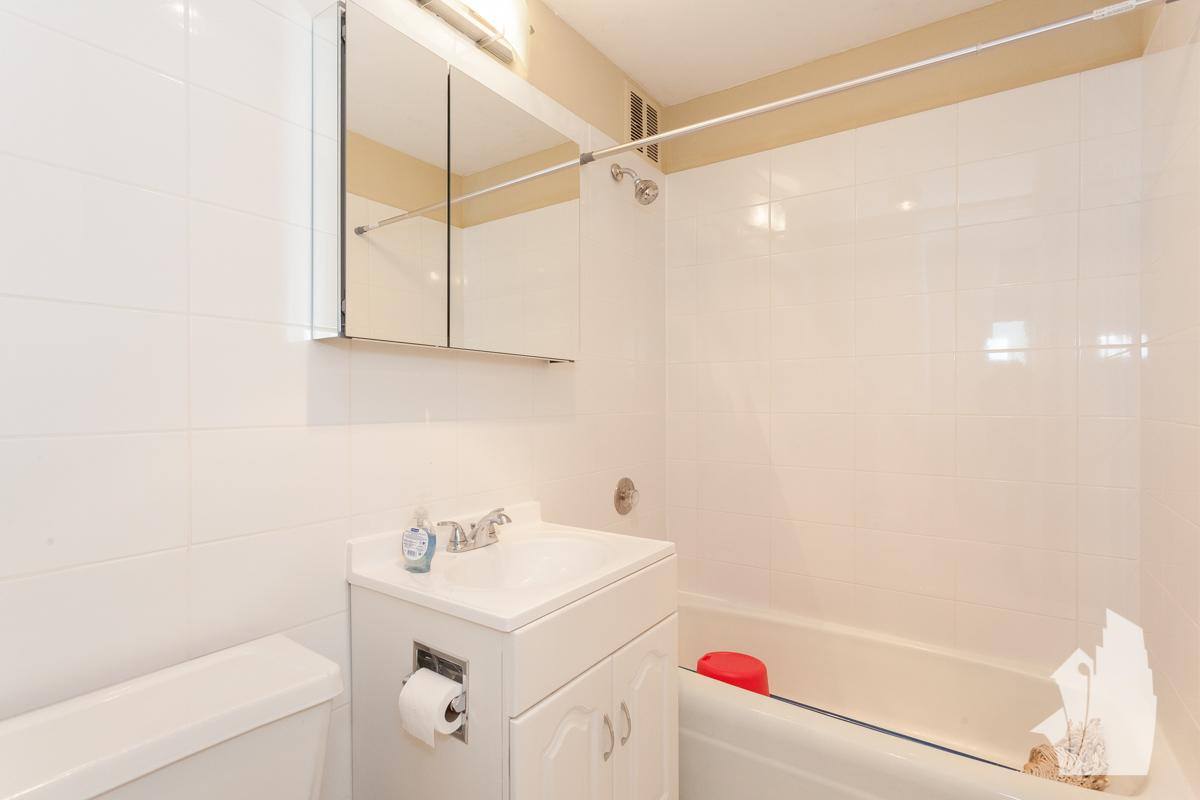 Apartment for rent at 655 W Irving Park #1215, Chicago, IL 60613