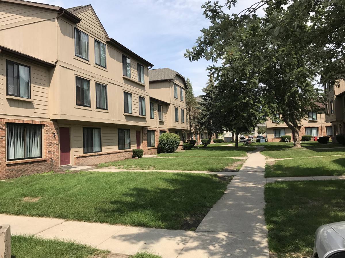 Apartment for rent at 1825 S Crawford Dr, Mount Pleasant, MI 48858