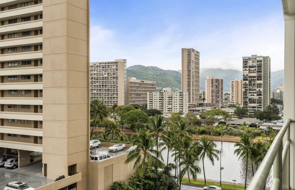 Apartment for rent at Rosalei, 445 Kaiolu St #905- Agent: Terra Fo, Honolulu, HI 96815