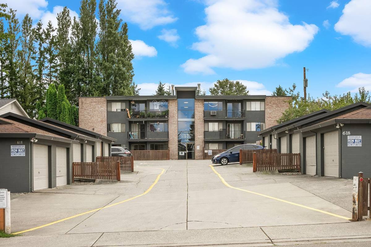 Apartment for rent at 618 75th St SE, Everett, WA 98203